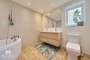 Family Bathroom- click for photo gallery